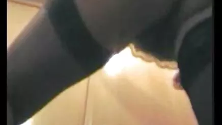 Già, tóc nâu xin Chào mông và nhỏ giọt như một phim sex hoat hinh bach tuyet đài phun nước