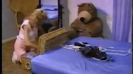 Gầy thiếu niên cho ngày sinh nhật của mình hinh hentai