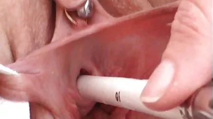 Busty sex hoạt hình hay đồ uống bởi một người về hưu